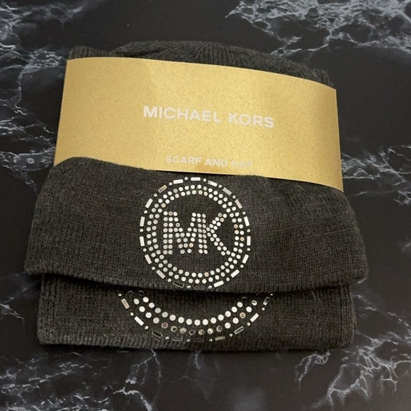 MICHAEL Michael Kors Mirror Stud Hat & Scarf Gift Set Dark Gray AUTHENTIC NWT - Picture 4 of 5